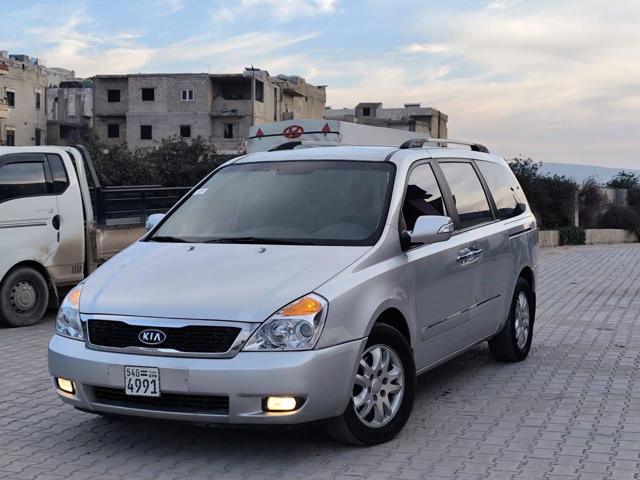 كيا كرنفال 2011 - صورة 1
