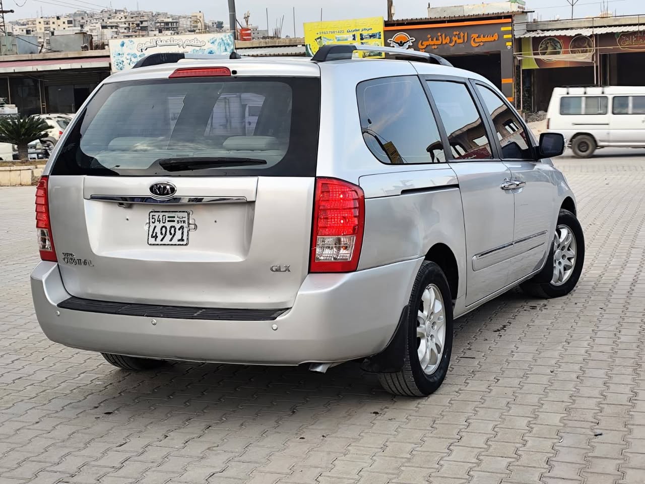 كيا كرنفال 2011 - صورة 2