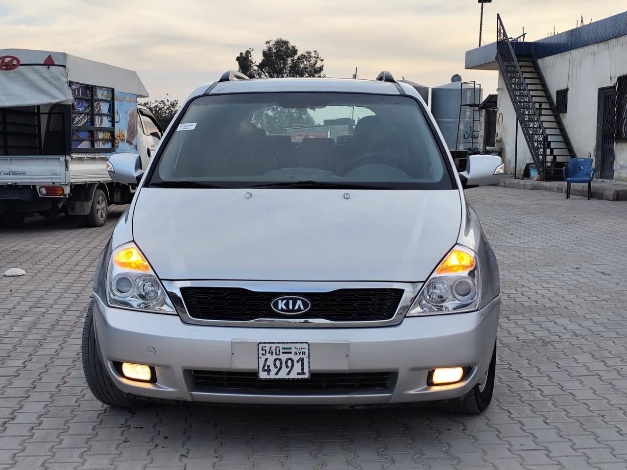 كيا كرنفال 2011 - صورة 3