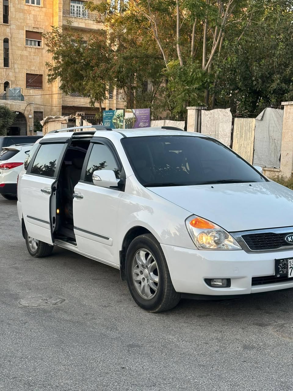 كيا كرنفال 2012 - صورة 3