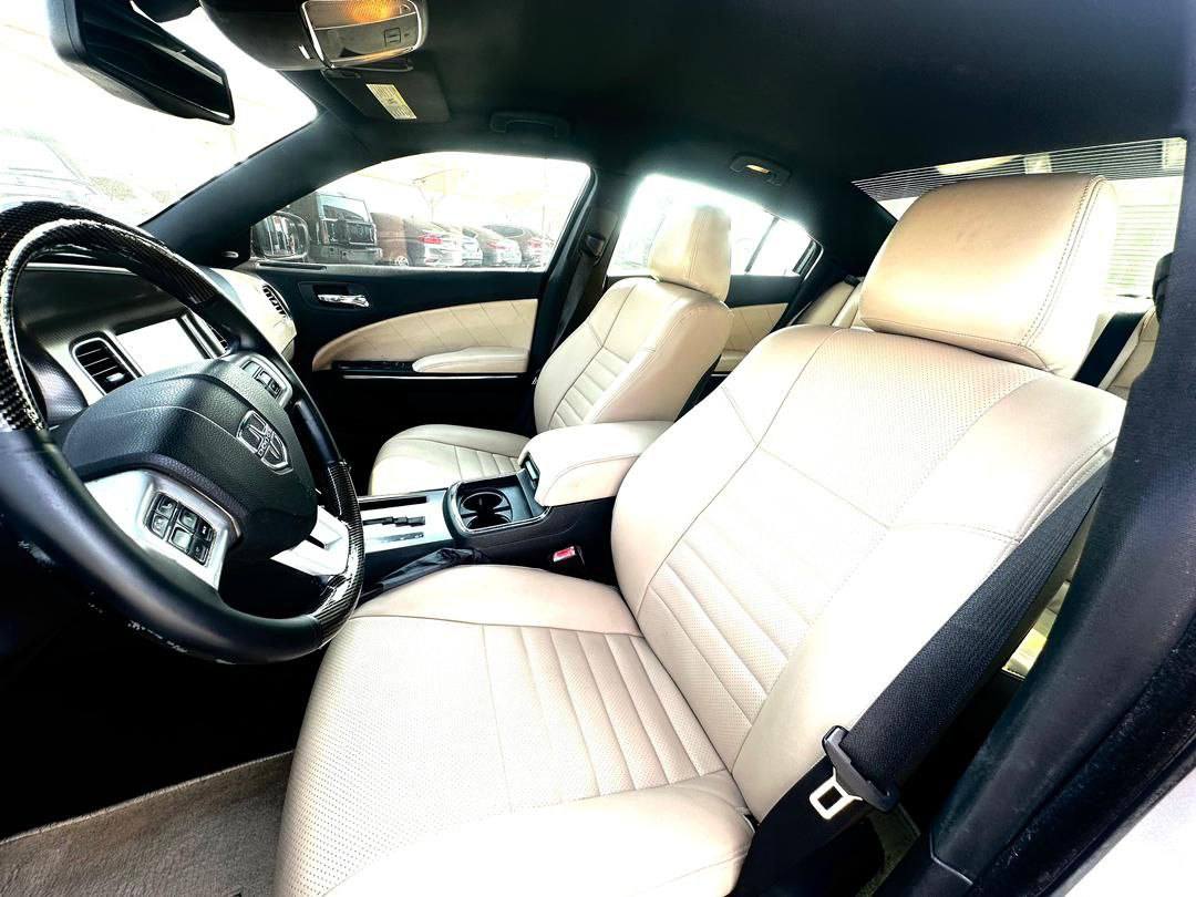 دودج تشارجر ار تي 2012 - صورة 5