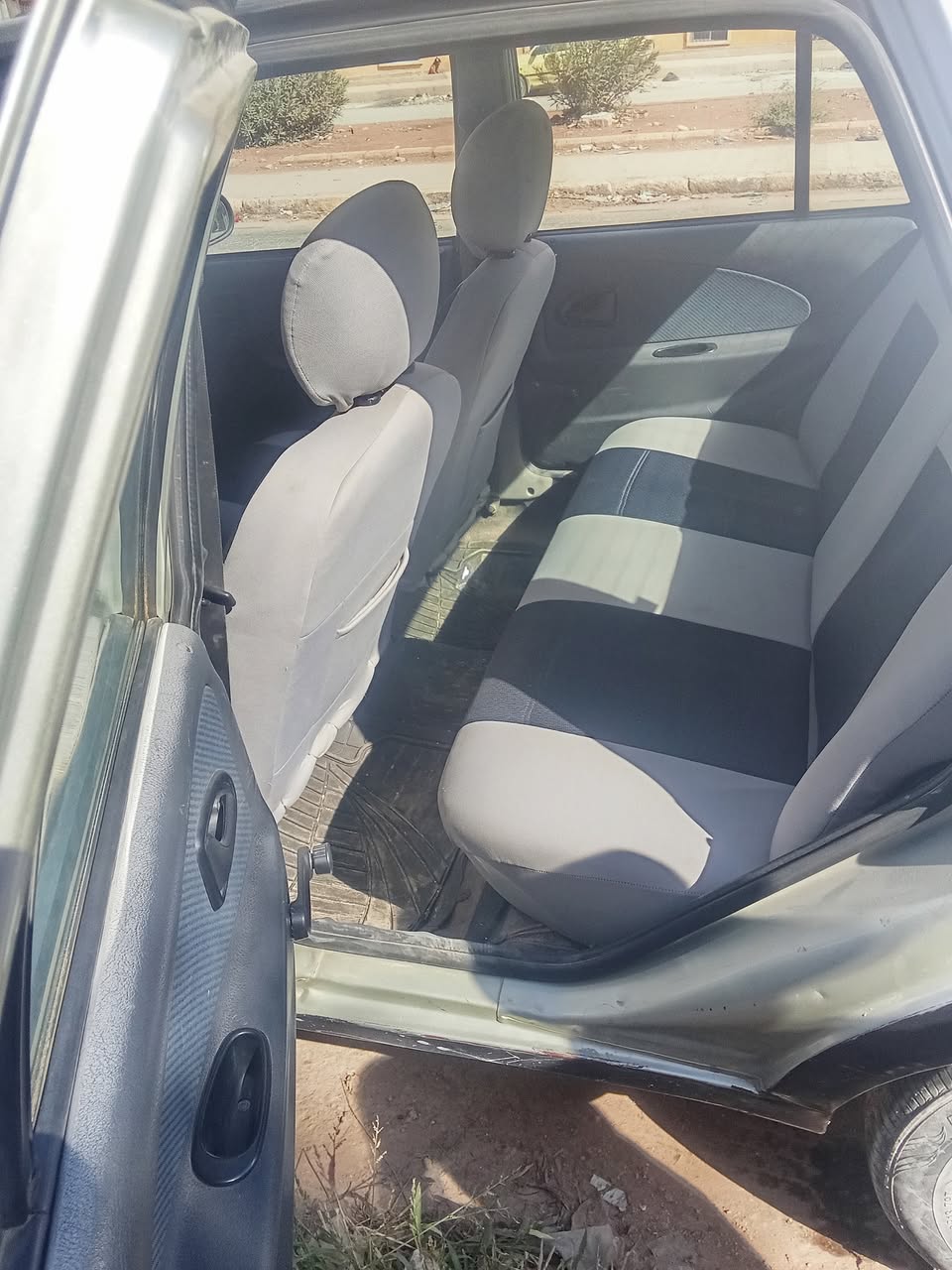 داسيا سولنزة كرت 2003 - صورة 2