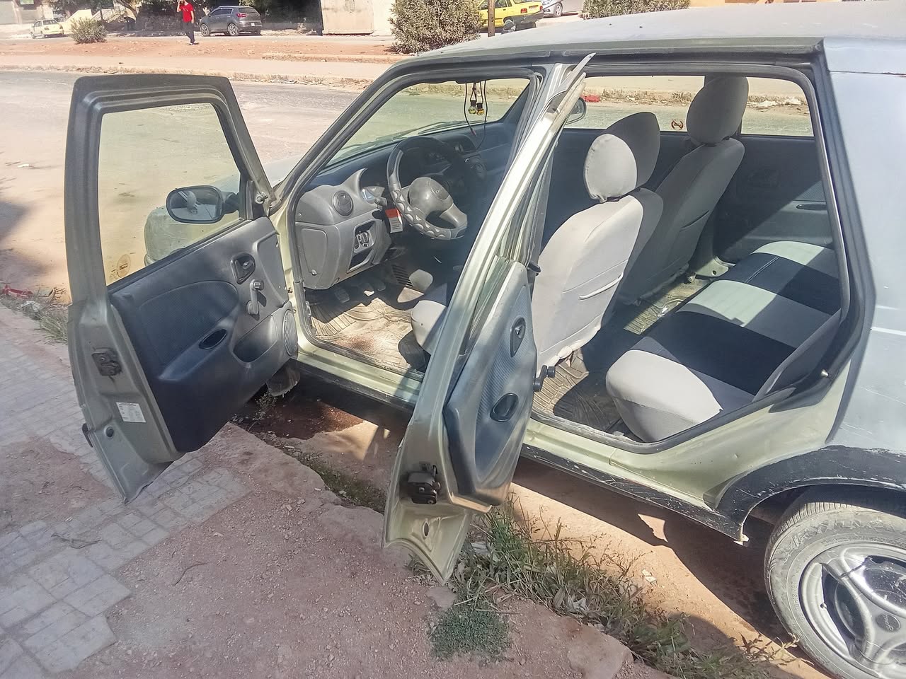 داسيا سولنزة كرت 2003 - صورة 4