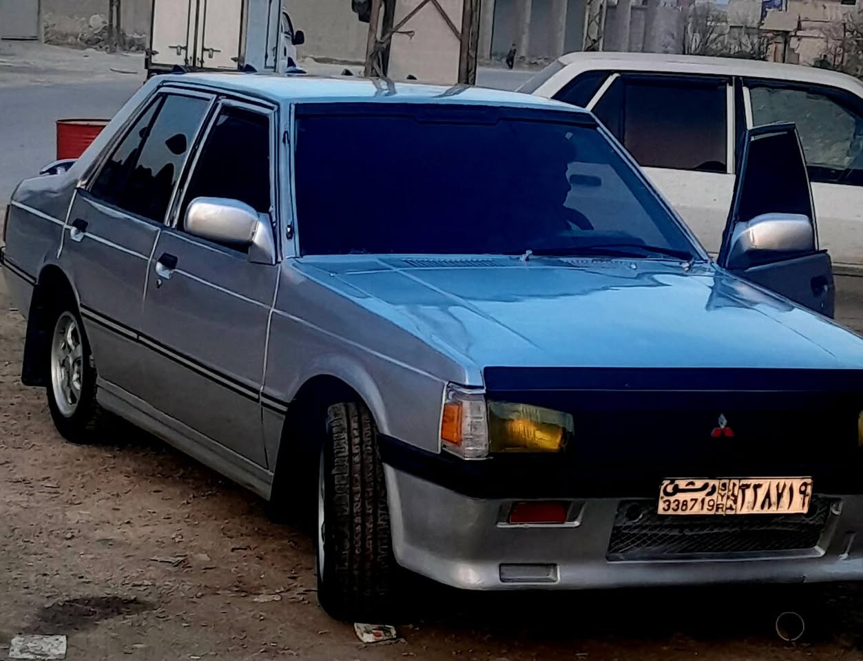 ميتسوبيشي لانسر 1983 - صورة 5