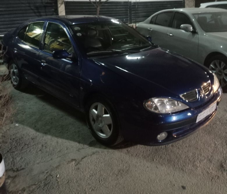 رينو ميغان 2002