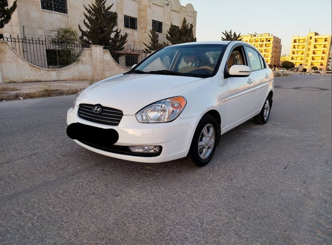 هيونداي فيرنا 2010 - صورة 1