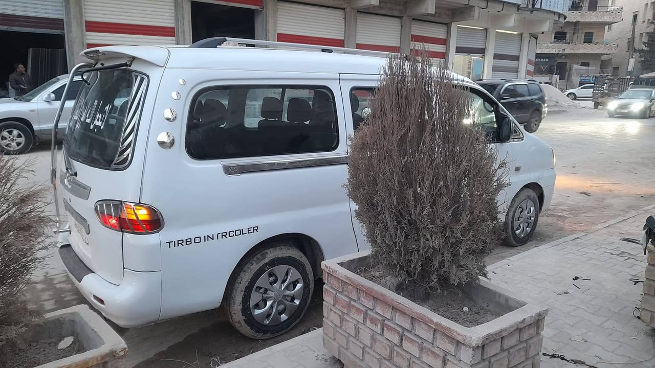 هيوانداي H-1 2004 - صورة 1