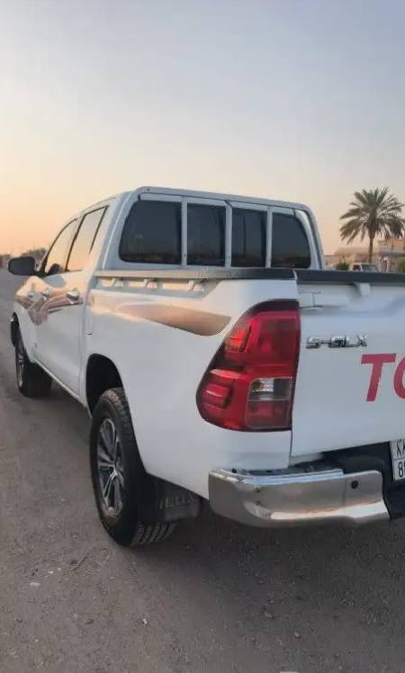 تويوتا هايلكس 2016 - صورة 1