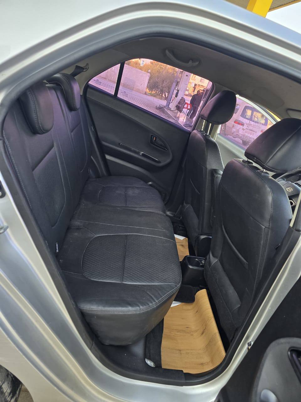 كيا مورنك 2012 - صورة 3