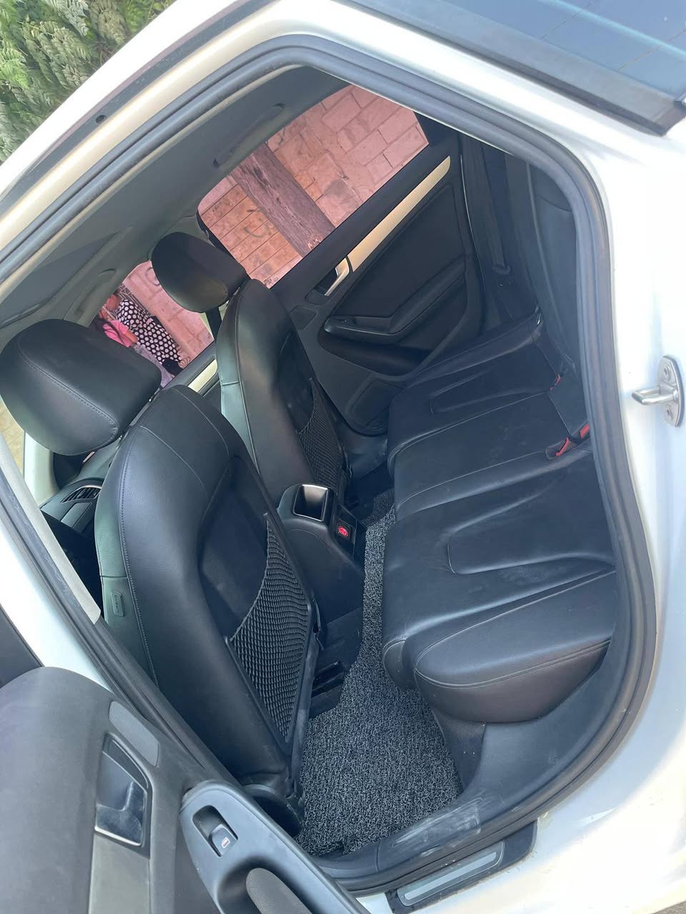 اودي A4 2011 - صورة 1