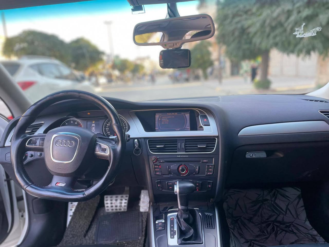 اودي A4 2011 - صورة 2