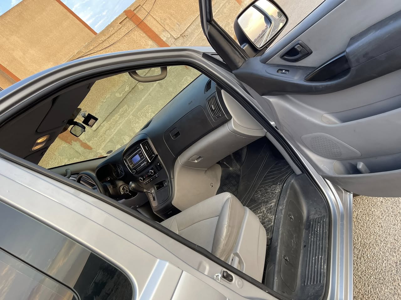 Hyundai H1 2017 - صورة 3