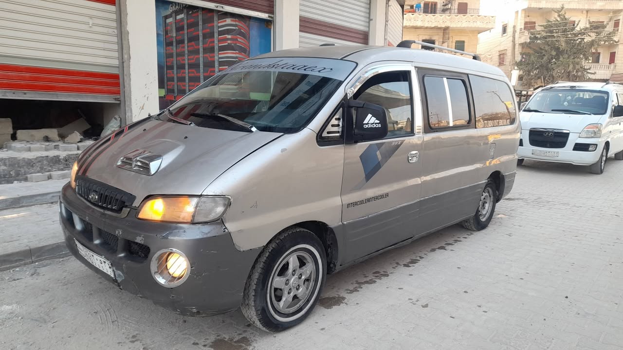 هيونداي جراند ستيك 2000 - صورة 2