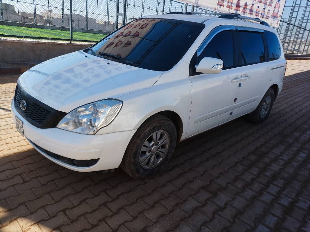 كيا كرنفال 2010 - صورة 1