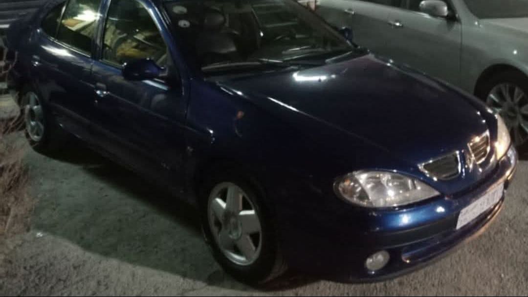 رينو ميغان 2002