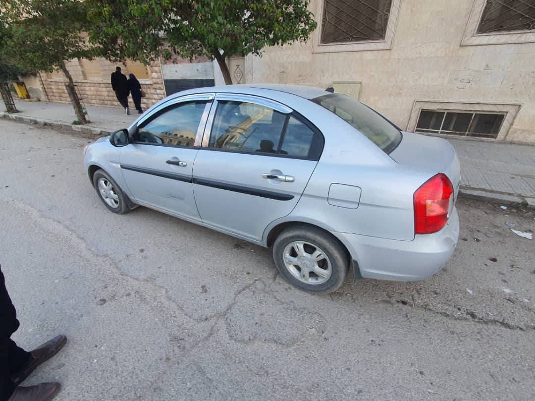 هونداي فيرنا 2010 - صورة 2