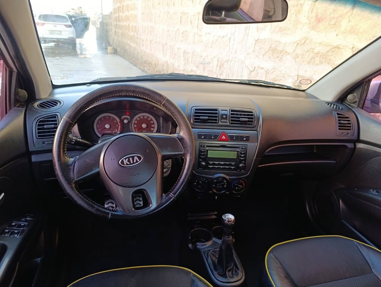 كيا مورنك 2011 - صورة 1