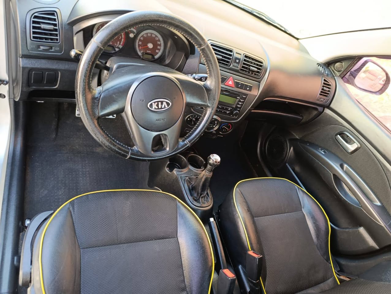 كيا مورنك 2011 - صورة 2