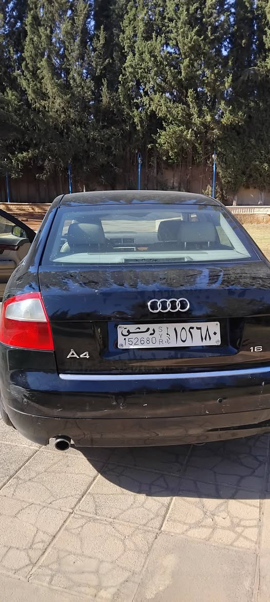 أودي A4 2002 - صورة 2