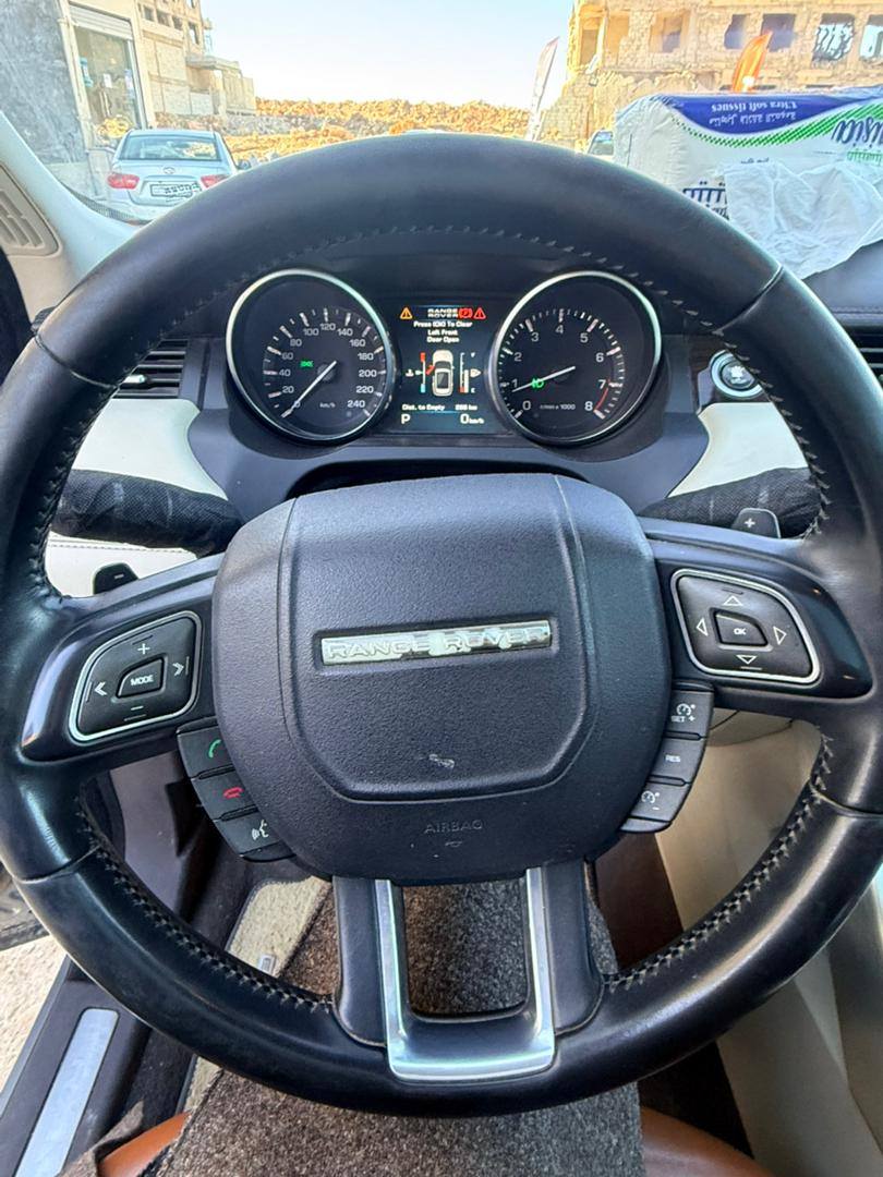 لاند روفر ايفوك 2012 - صورة 2