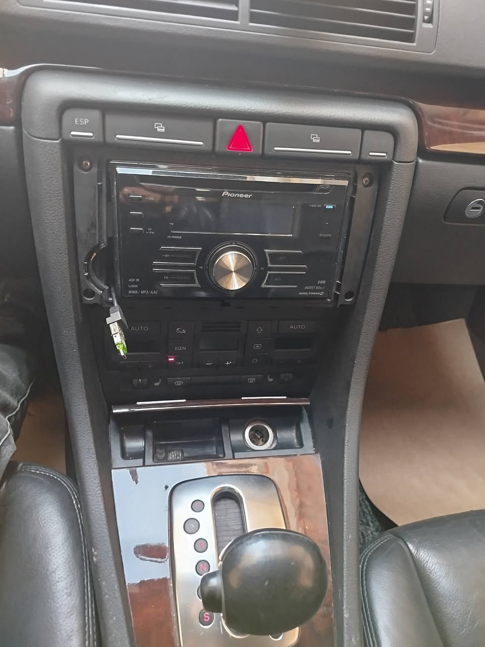 اودي A4 2007 - صورة 4