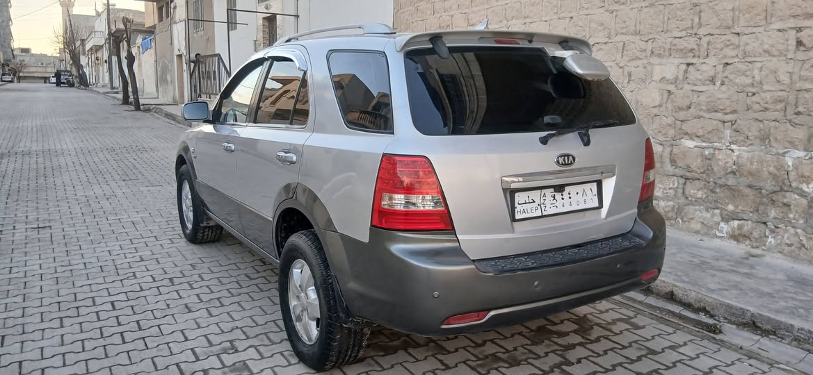 كيا سيرنتو 2007 - صورة 4