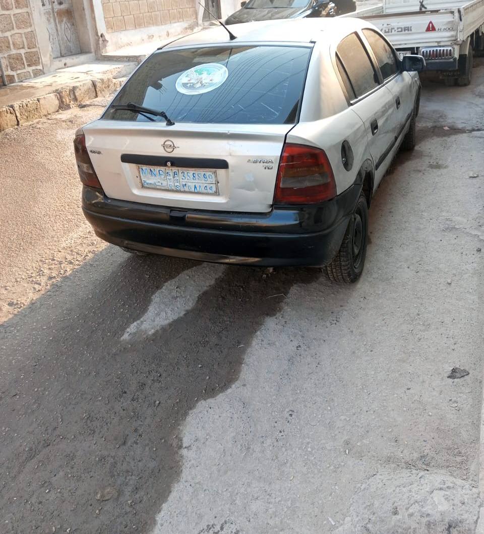 اوبل تكسي 2001 - صورة 3