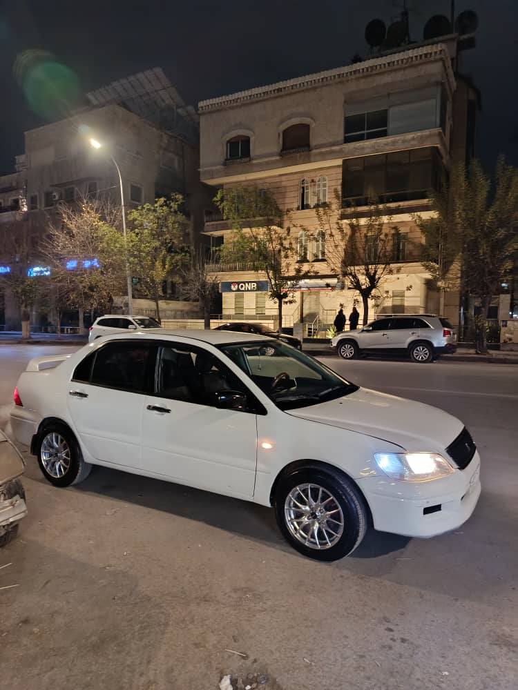 متسوبيشي لانسر 2002 - صورة 1