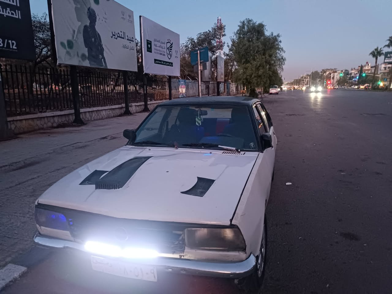 أوبل أسكونا 1977 - صورة 5