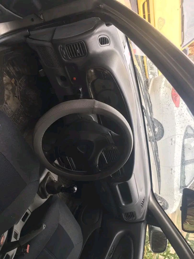 بروتون ويرا 2005 - صورة 3