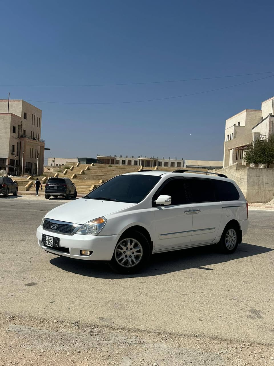 كيا كرنفال 2012 - صورة 2