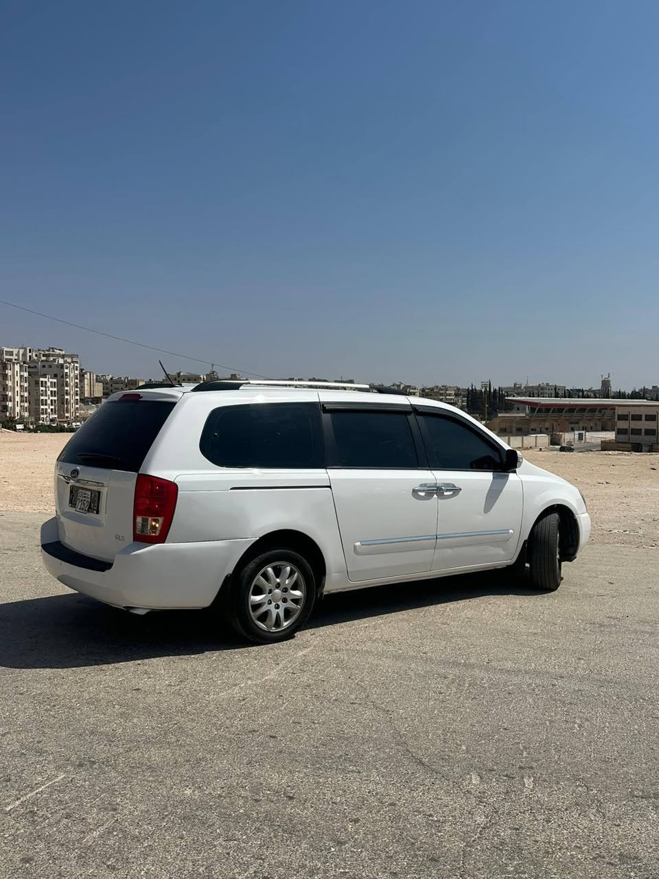 كيا كرنفال 2012 - صورة 3