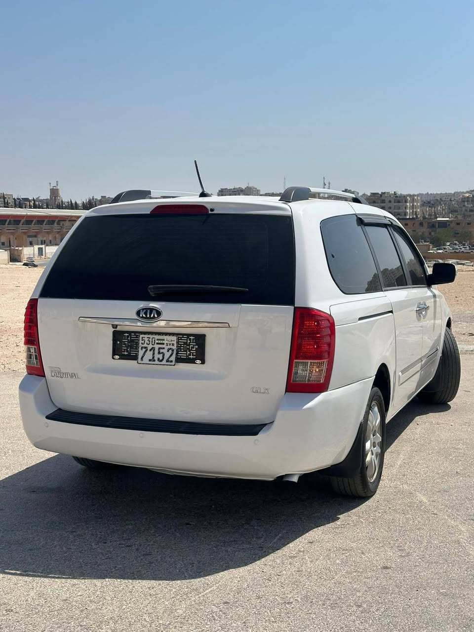 كيا كرنفال 2012 - صورة 5