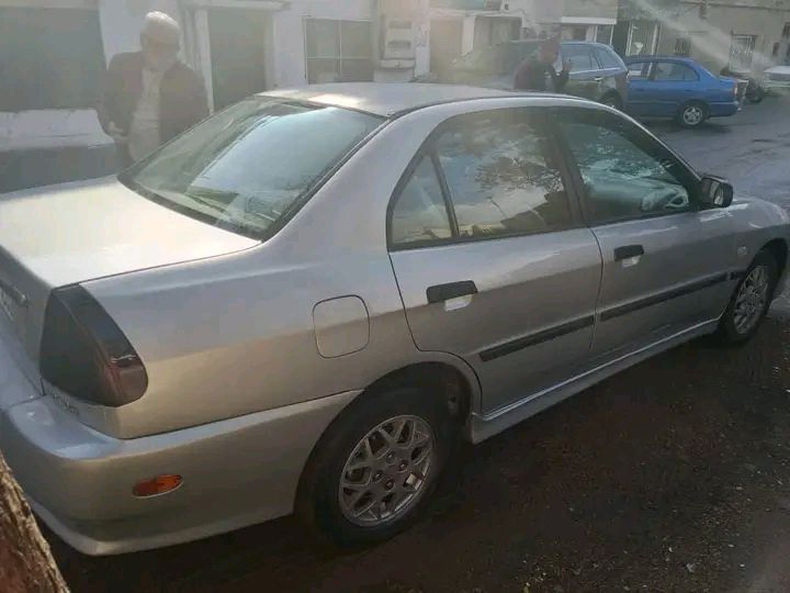 ميتسوبيشي لانسر 2005 - صورة 5