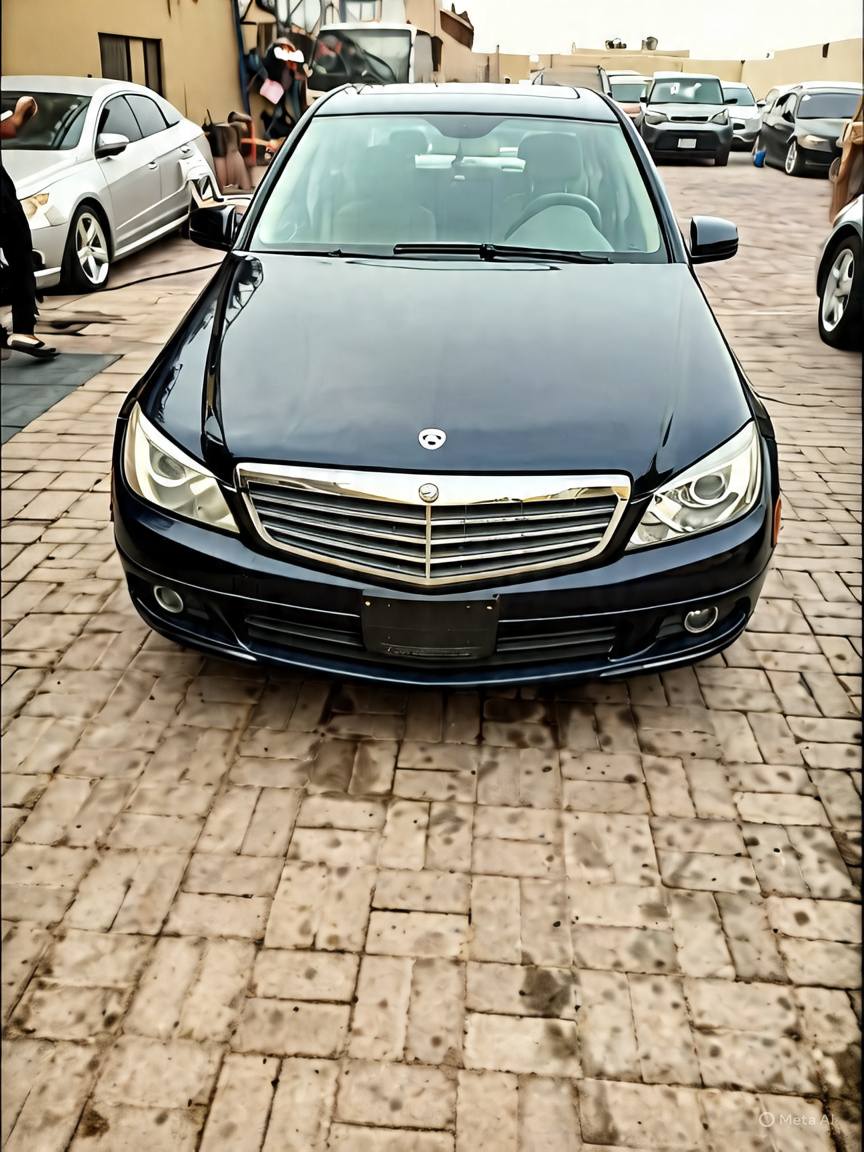 مرسيدس C300 2011 - صورة 1