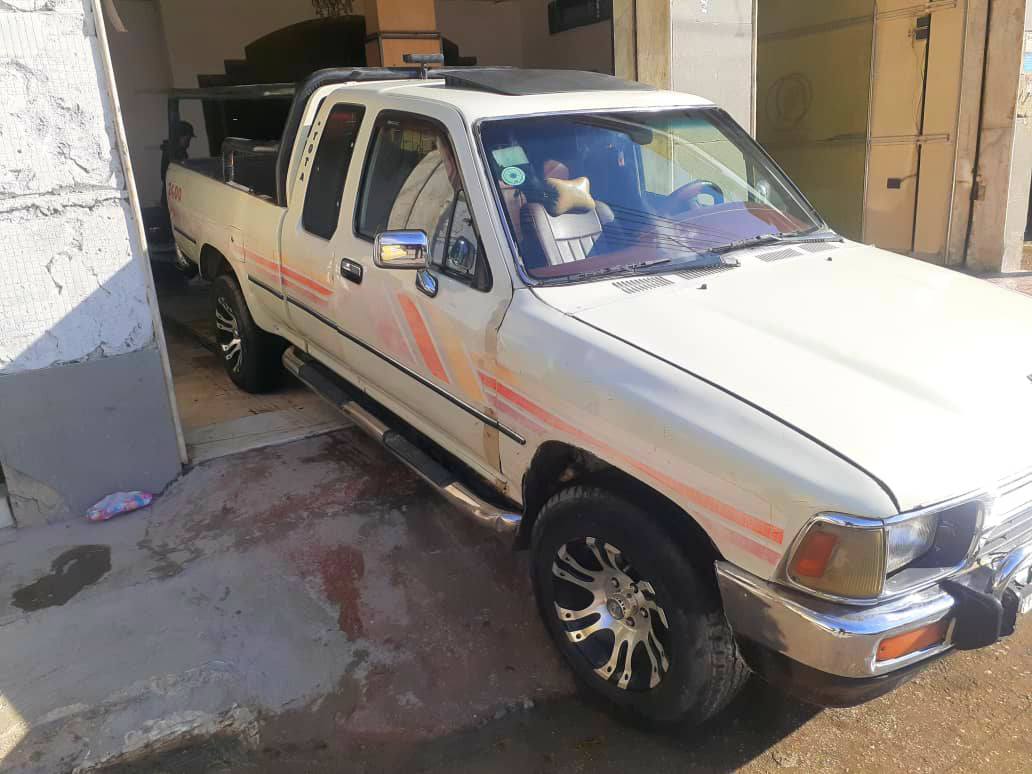 تويوتا هايلوكس بيك اب 1994 - صورة 1