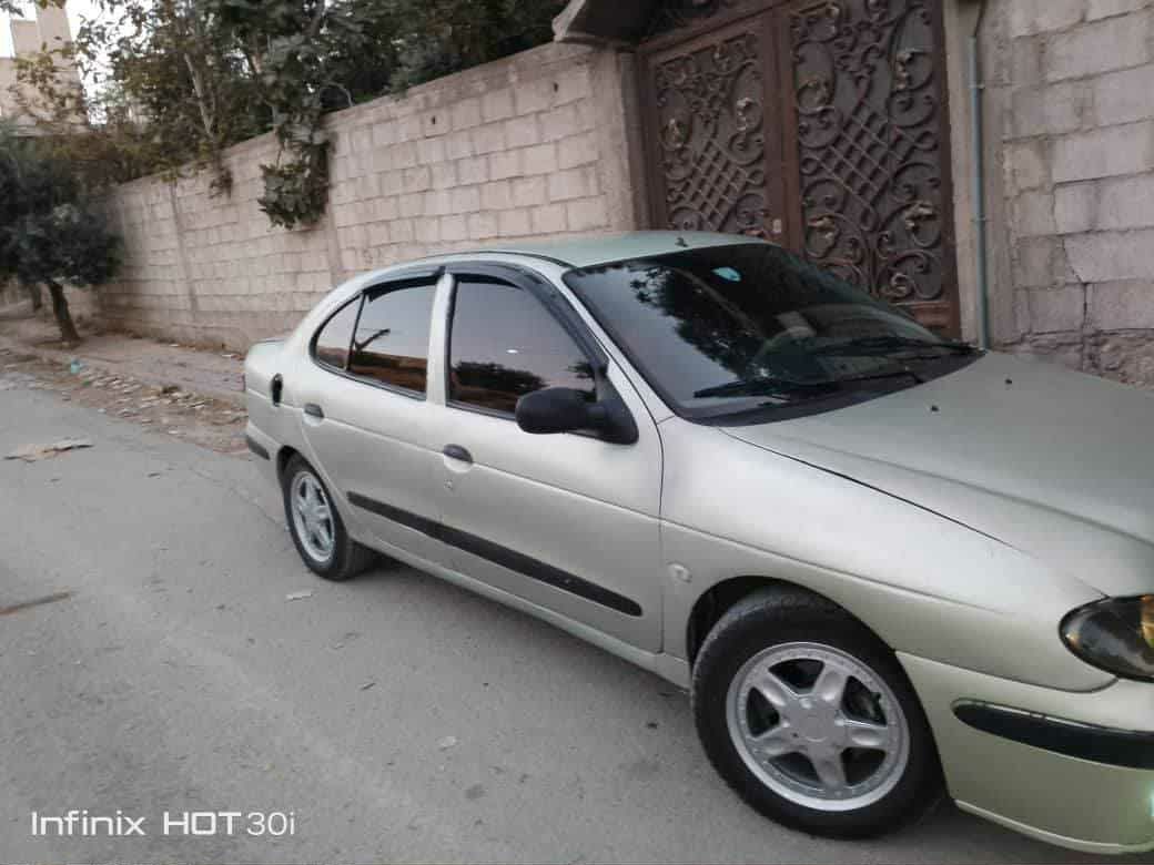 رينو ميجان 2001 - صورة 2