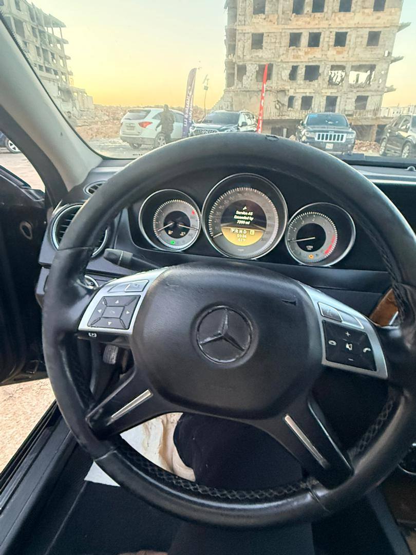 مرسيدس C250 2012 - صورة 4