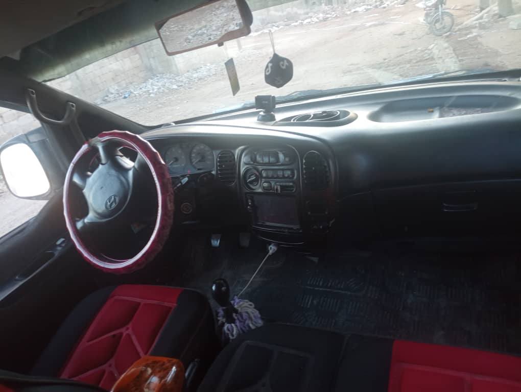 هيونداي ستاركس 2001 - صورة 4