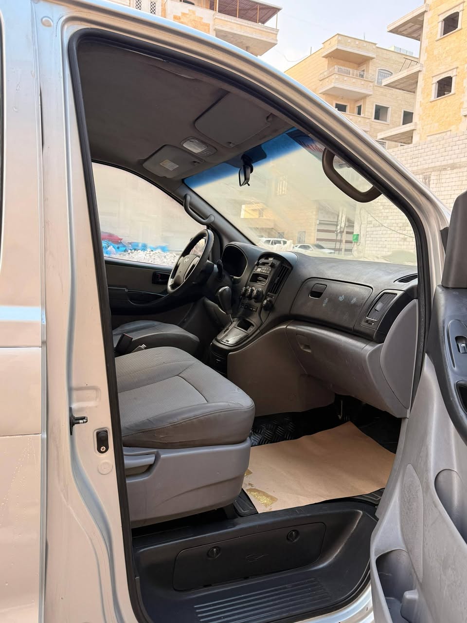 اتش ون H-1 2009 - صورة 2