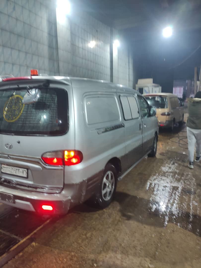 هيونداي ستاريكس 1999