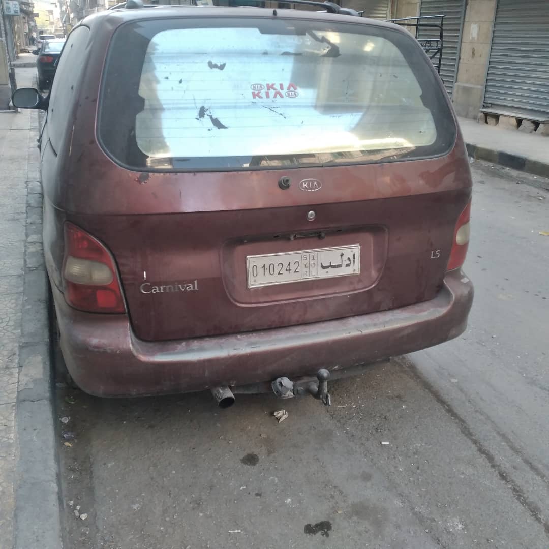 كيا كرنفال 2002 - صورة 4