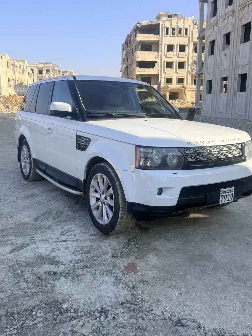 رانج روفر سبورت 2013 - صورة 1
