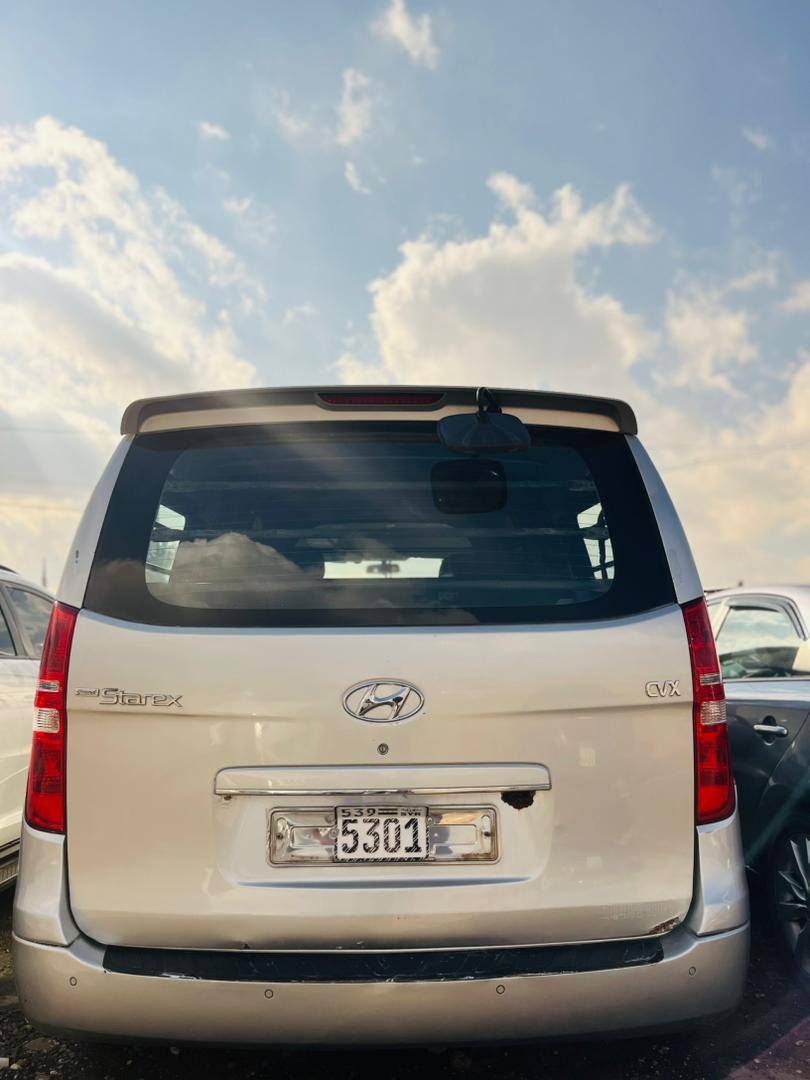 هيونداي ستاركس 2008 - صورة 2