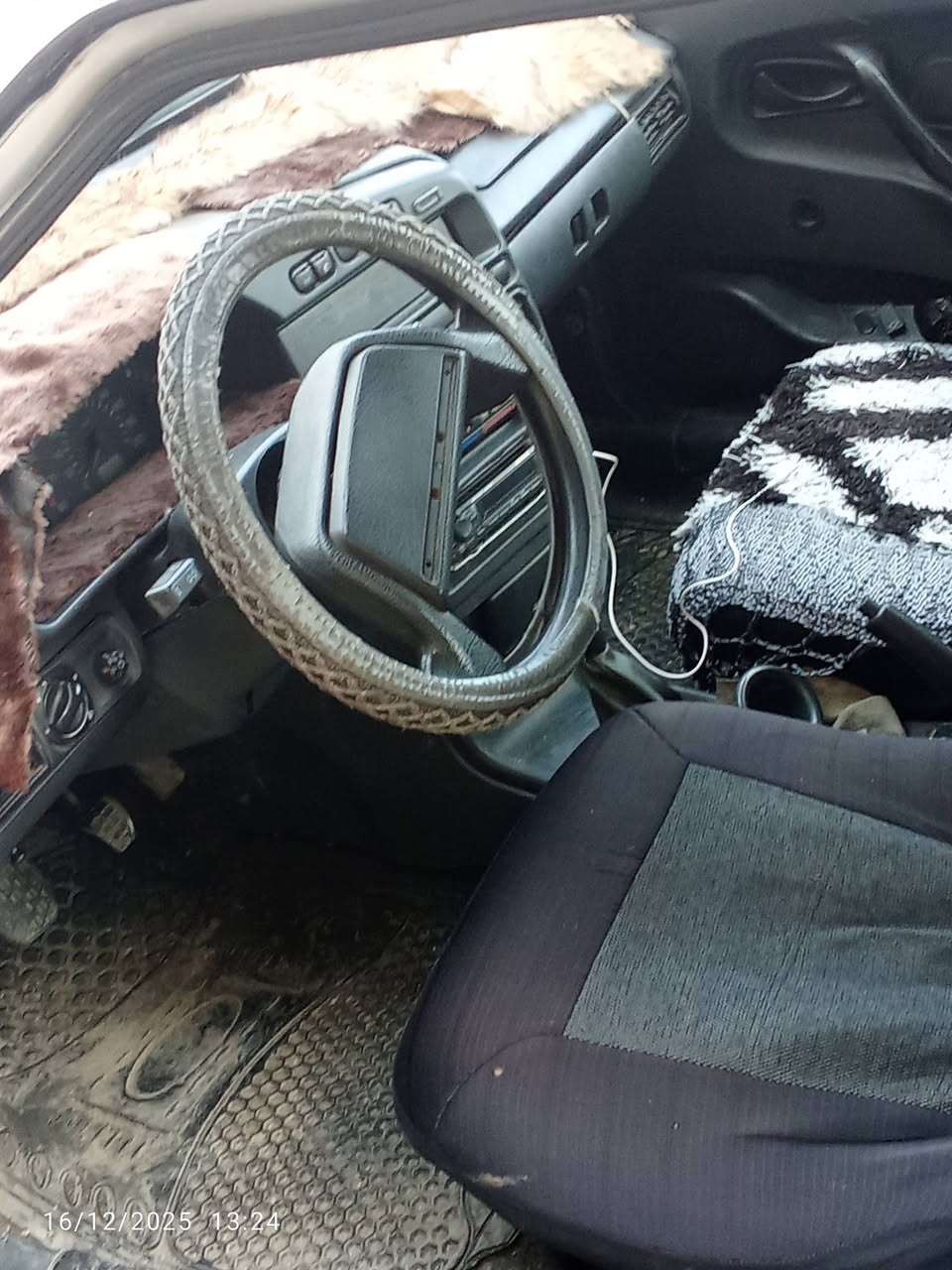 لادا سمرا كرت 2002 - صورة 2