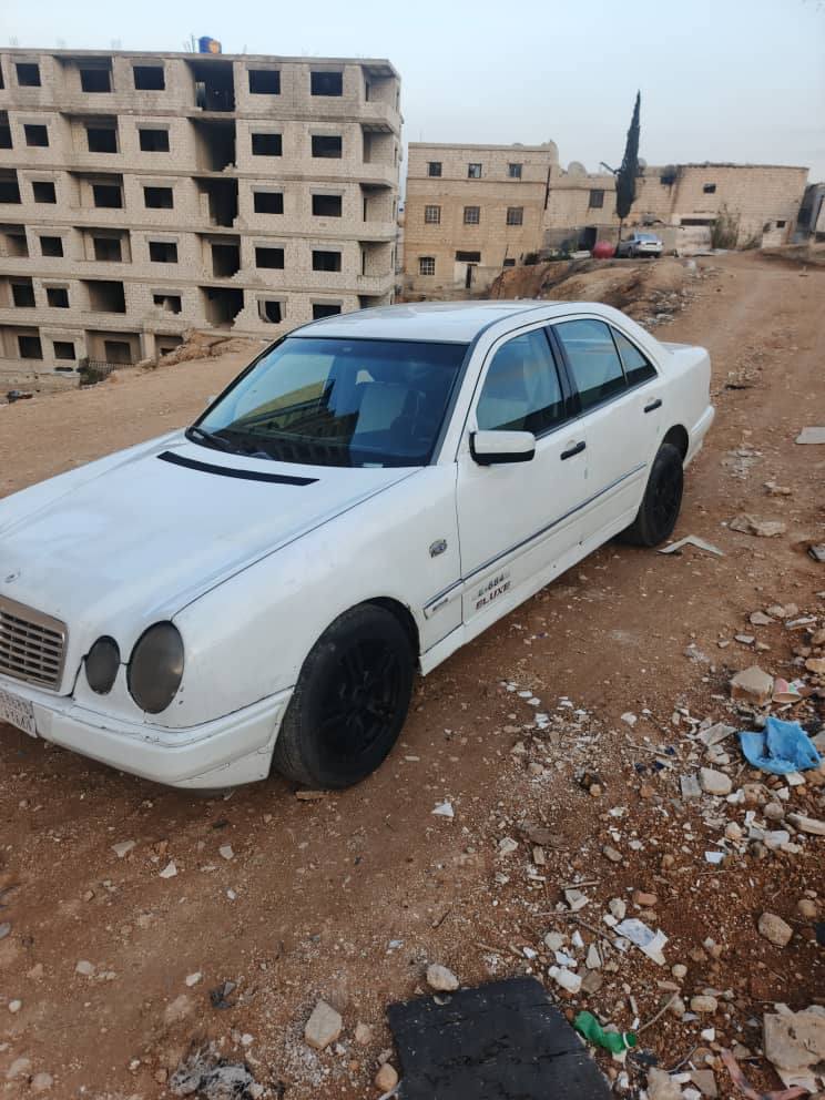 مرسيدس نملة 2002 - صورة 4