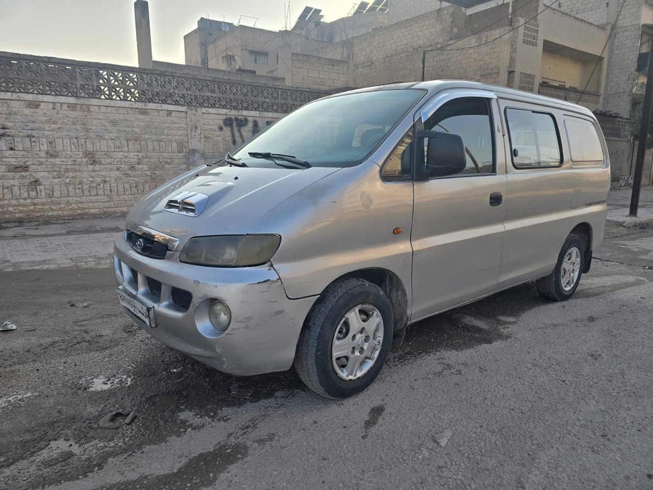 هيوانداي ستاريكس 2004 - صورة 3