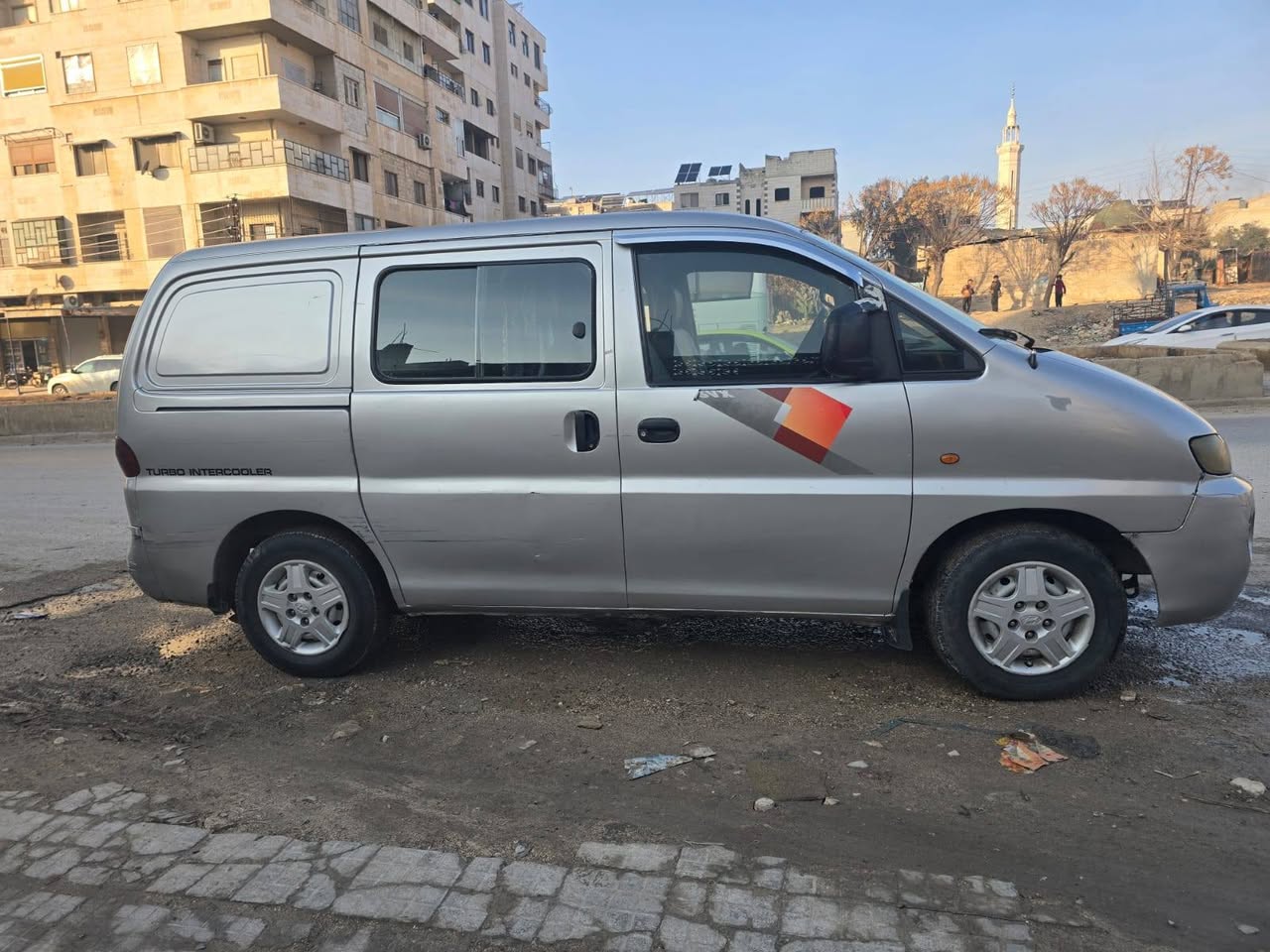 هيوانداي ستاريكس 2004 - صورة 5