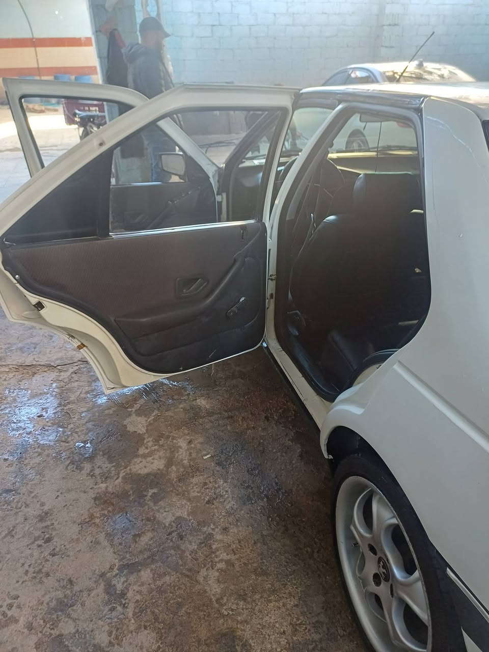 بيجو ٤٠٥ 1993 - صورة 3