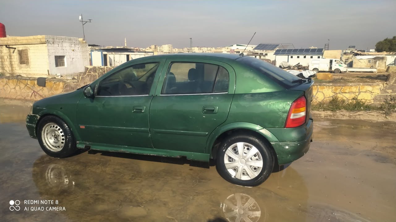 اوبل استرا 2000 - صورة 1